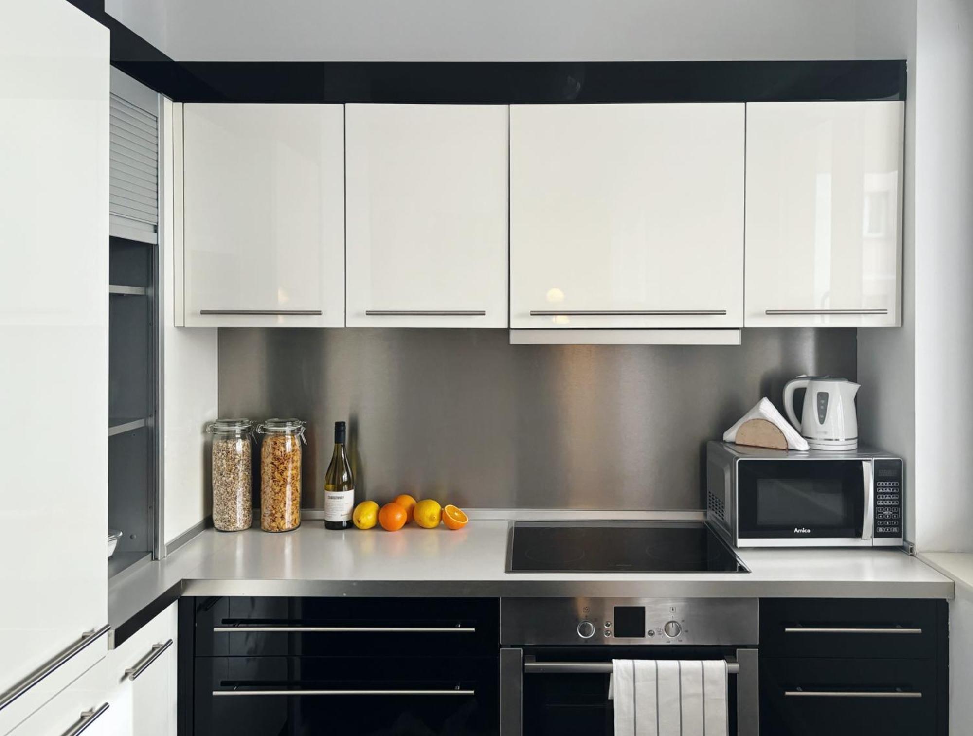 Oomph Urban Oasis 1br Escape Warszawa